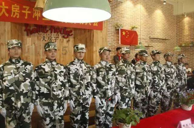 三亚一流动摊贩卖水果缺斤短两？官方通报来了