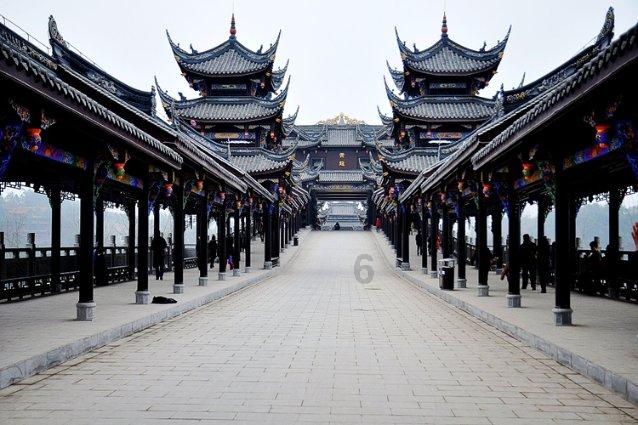 大跳跃的方块